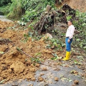 GESTION DE MAQUINARIA PESADA AL H. GOBIERNO PROVINCIAL DE TUNGURAHUA PARA LIMPIEZA DE VIAS POR DESLIZAMIENTOS EN EL SECTOR SAN JUAN DEL TOPO