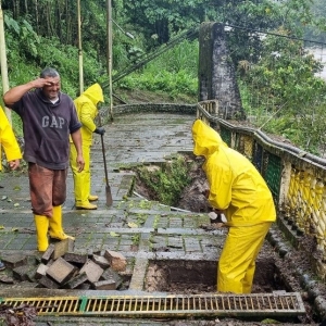 ARREGLO DE TUBERIAS AFECTADAS POR FUERTES LLUVIAS EN LA CABECERA PARROQUIAL