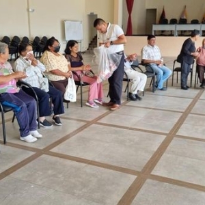 FESTEJO NAVIDEÑO AL GRUPO DE ADULTO MAYOR