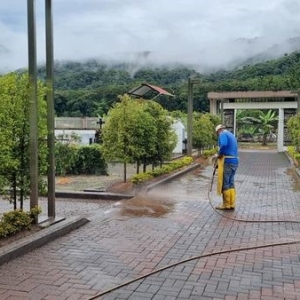 LIMPIEZA DEL CAMPOSANTO 