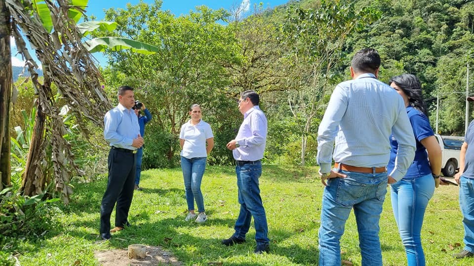 VISITA AL LUGAR DE LA FUTURA CENTRAL HIDROELECTRICA