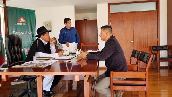 REUNIÓN CON EL PREFECTO DE LA PROVINCIA DE TUNGURAHUA